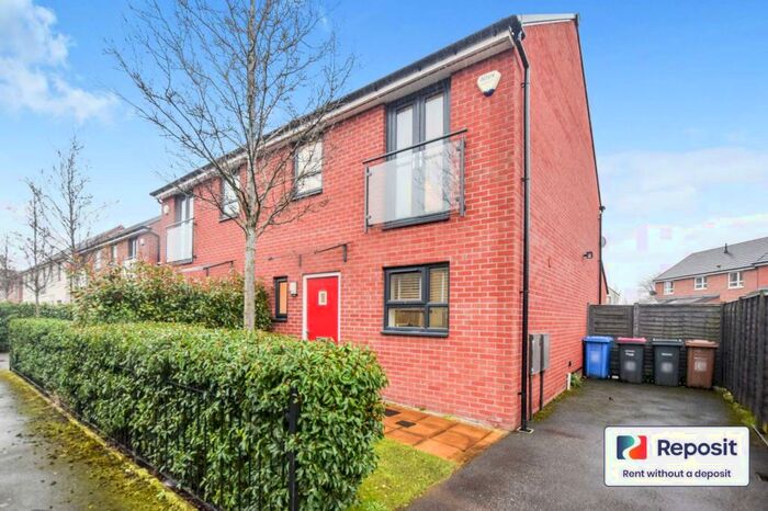 3 Bedroom Semi-Detached House To Rent In River View Drive, Salford, Manchester, M7