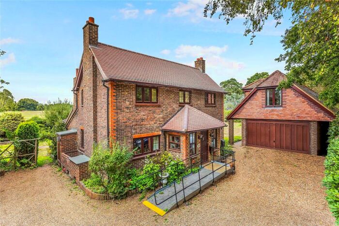 3 Bedroom Detached House For Sale In Stonehill Road, Chobham, Surrey, GU24