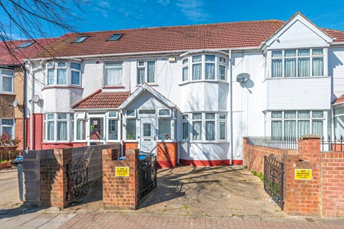 3 Bedroom Terraced House For Sale In Woodstock Road, Alperton, Wembley, HA0