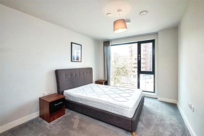 2 Bedroom Apartment To Rent In St Martin's Place, Broad Street, Birmingham, B15