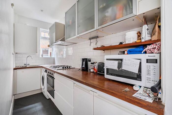 1 Bedroom Flat For Sale In Mapesbury Road, Mapesbury Estate, London, NW2