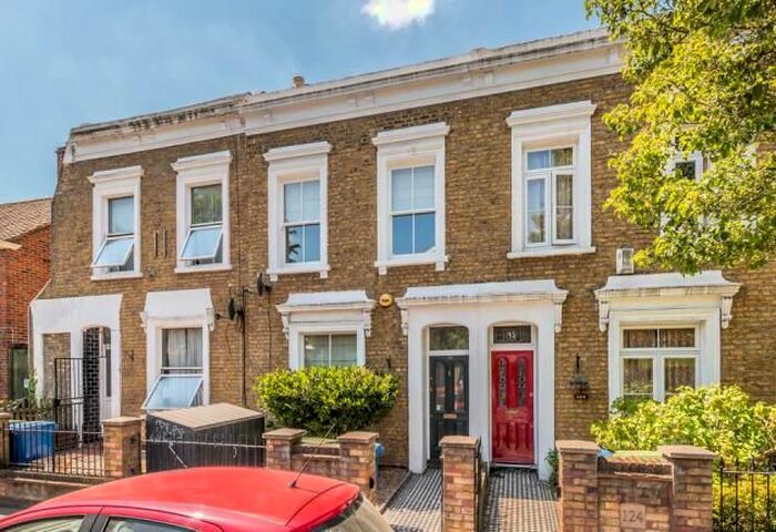 4 Bedroom Semi-Detached House To Rent In Bellenden Rd, Peckham, London, SE15