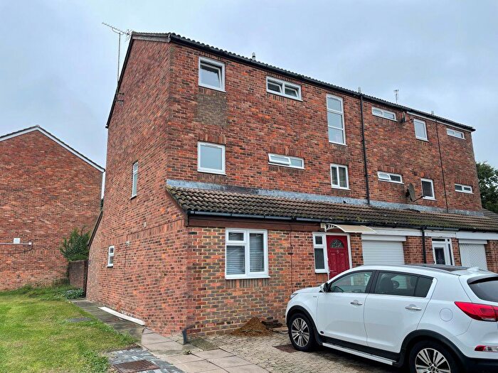 1 Bedroom Flat To Rent In Meadow Way, Leighton Buzzard, LU7