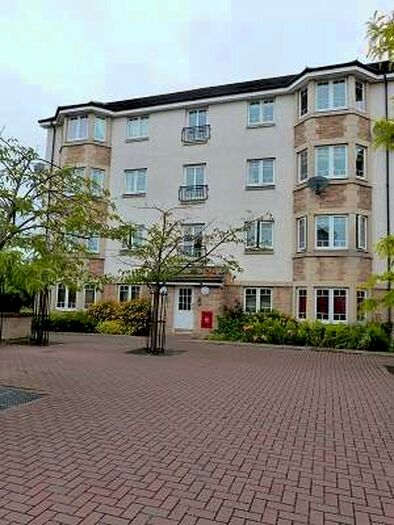2 Bedroom Flat To Rent In Simpson Square Perth, PH1