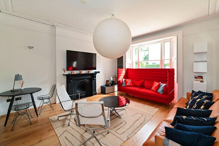 3 Bedroom Flat To Rent In Lansdowne Crescent, W11
