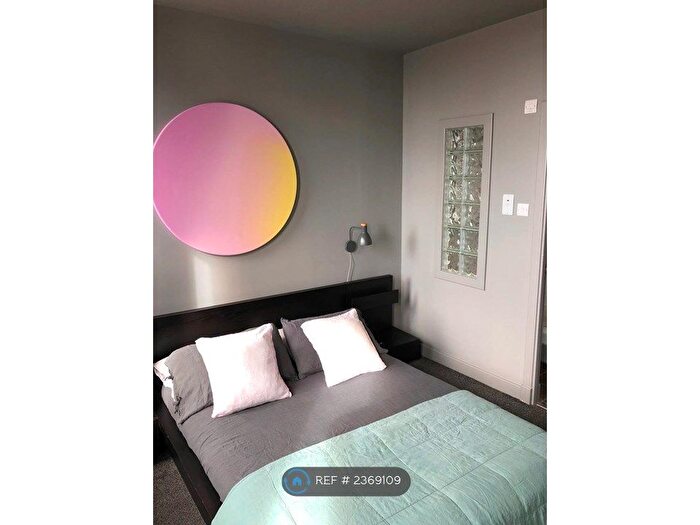 2 Bedroom Flat To Rent In Bath Street, Glasgow, G2
