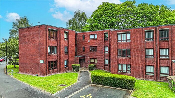 2 Bedroom Apartment For Sale In Bowlas Avenue, Sutton Coldfield, West Midlands, B74