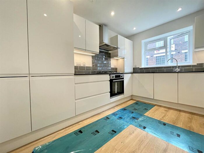 3 Bedroom Town House To Rent In Baldwin Road, Stourport On Severn, DY13