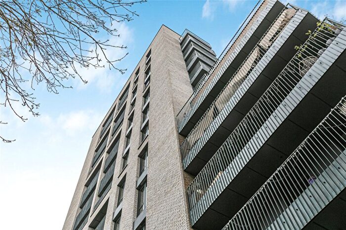 2 Bedroom Flat For Sale In Mill Mead, Staines-Upon-Thames, Surrey, TW18