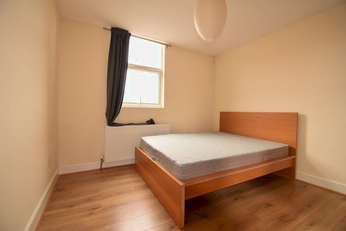 1 Bedroom Flat To Rent In High Street, Colliers Wood, London, SW19