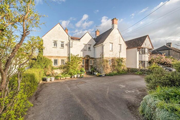 5 Bedroom Detached House For Sale In Rowden Hill, Chippenham, SN15