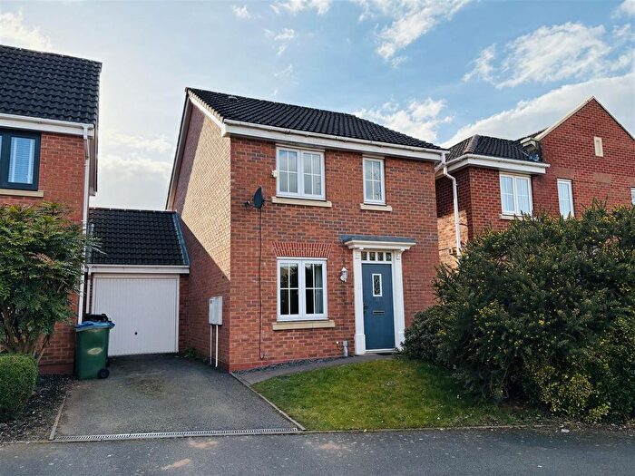 3 Bedroom Detached House To Rent In Tinsley Avenue, Cradley Heath, B64