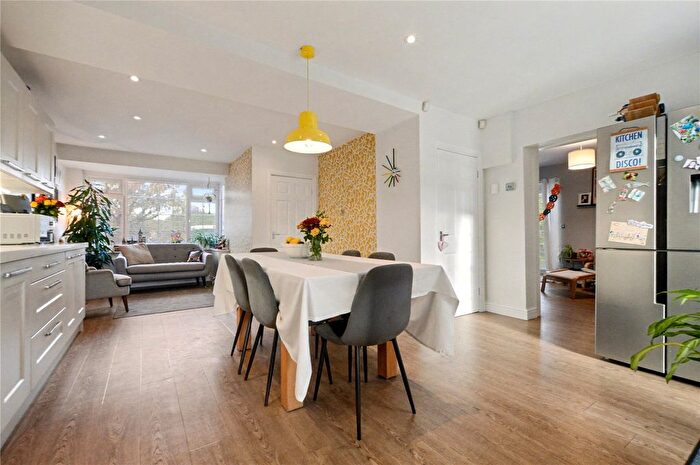 4 Bedroom Semi-detached House For Sale In Green Lane, Lofthouse, Wakefield, West Yorkshire, WF3