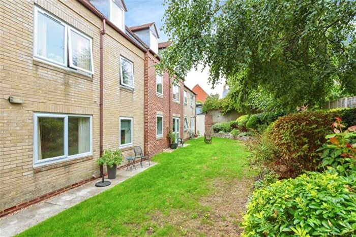 2 Bedroom Flat To Rent In Hillyard Court, Mill Lane, BH20