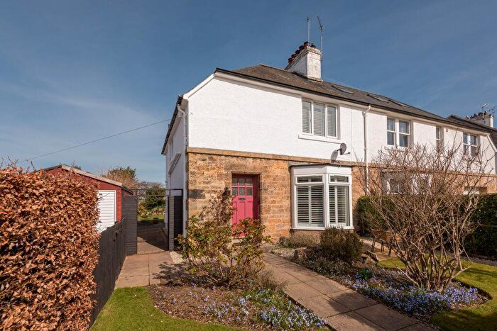 3 Bedroom Semi-Detached House For Sale In Links Road, Longniddry, EH32