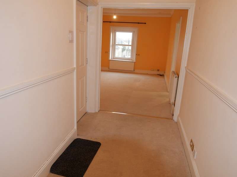 2 Bedroom Flat To Rent In High Street, Ventnor, Isle Of Wight. PO38