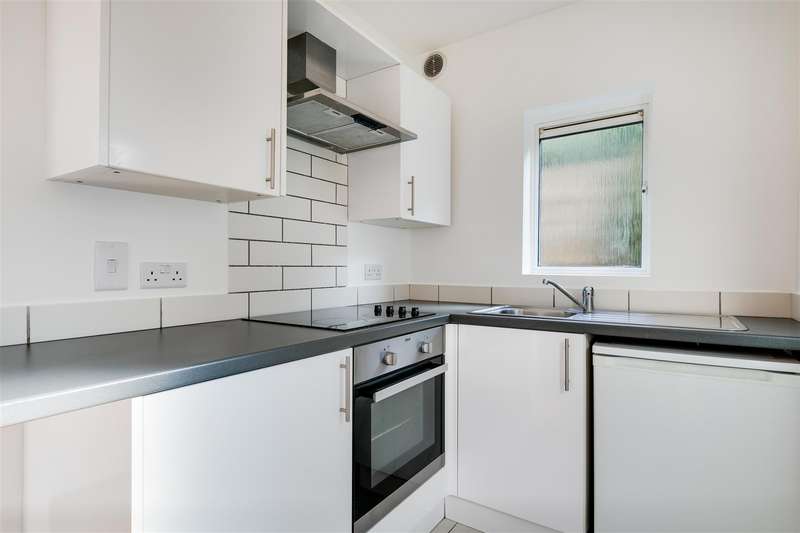 Flat To Rent In 23 Duke Road, Chiswick, W4