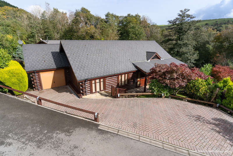 3 Bedroom Detached House For Sale In 21 Oakmead Road, Meiros Valley