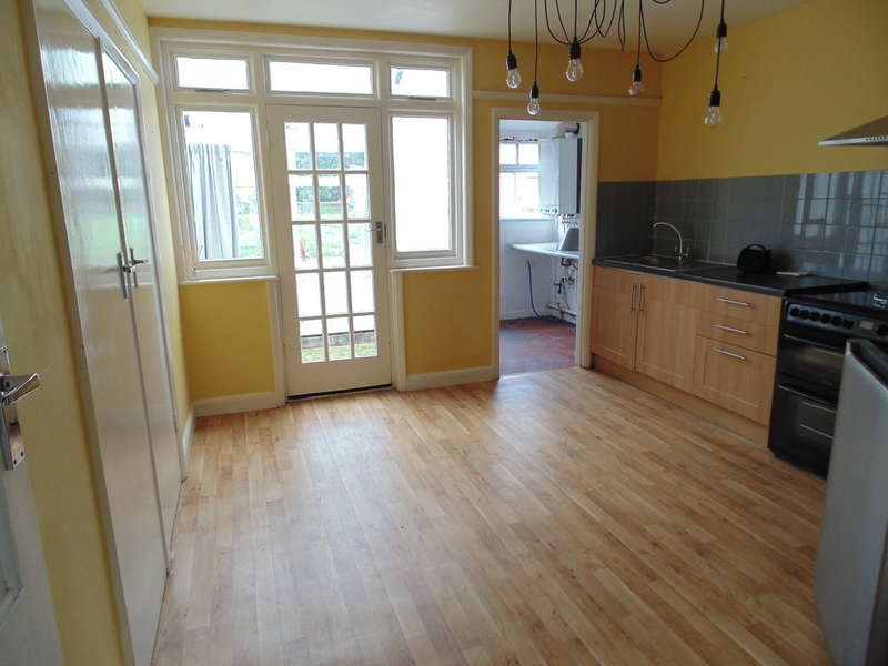 3 Bedroom Terraced House For Sale In Gold Street, Wellingborough, NN8
