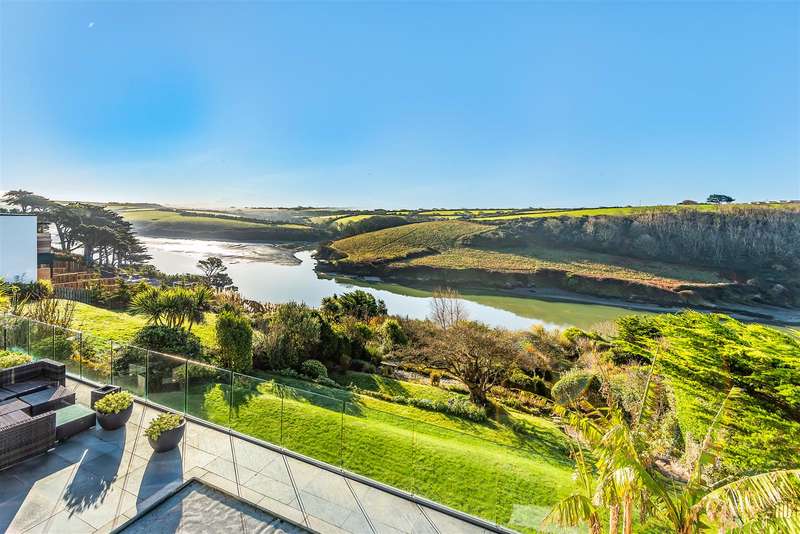 5 Bedroom Detached House For Sale In Pentire Crescent, Newquay, TR7