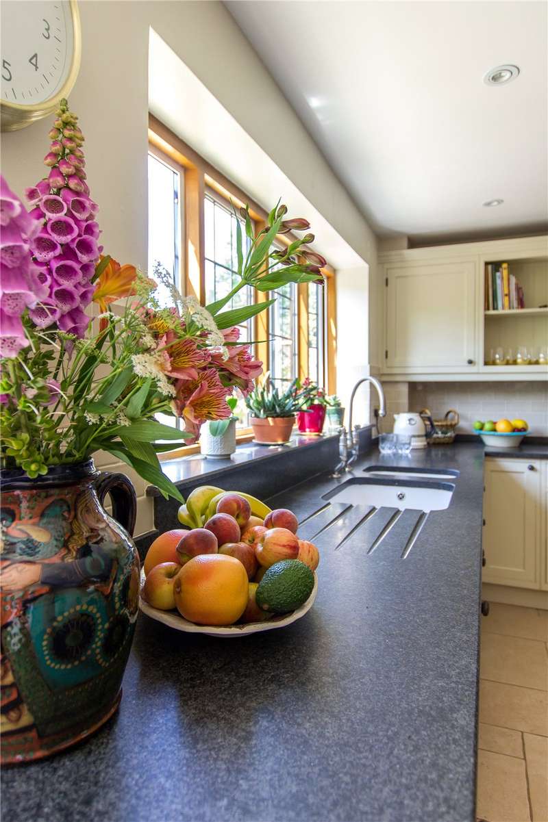 6 Bedroom Detached House For Sale In Rette Farm, Netherfield Hill