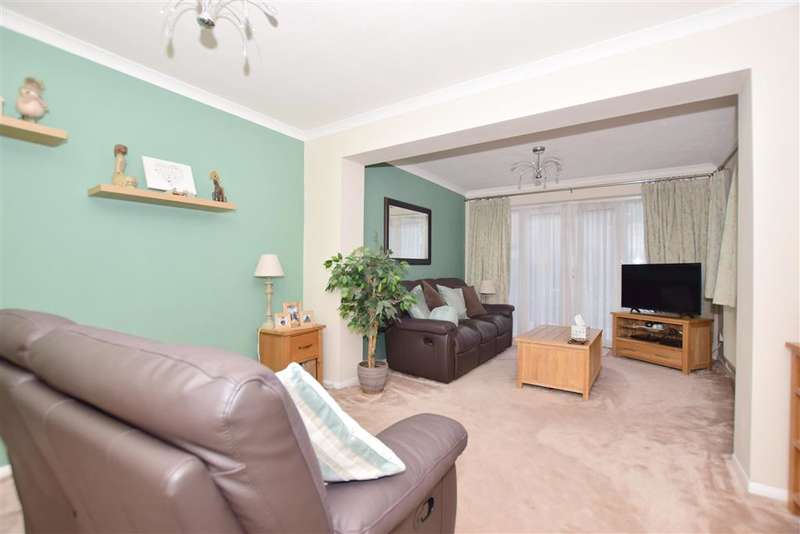 3 Bedroom End Of Terrace House For Sale In Moor Park Close, , Rainham