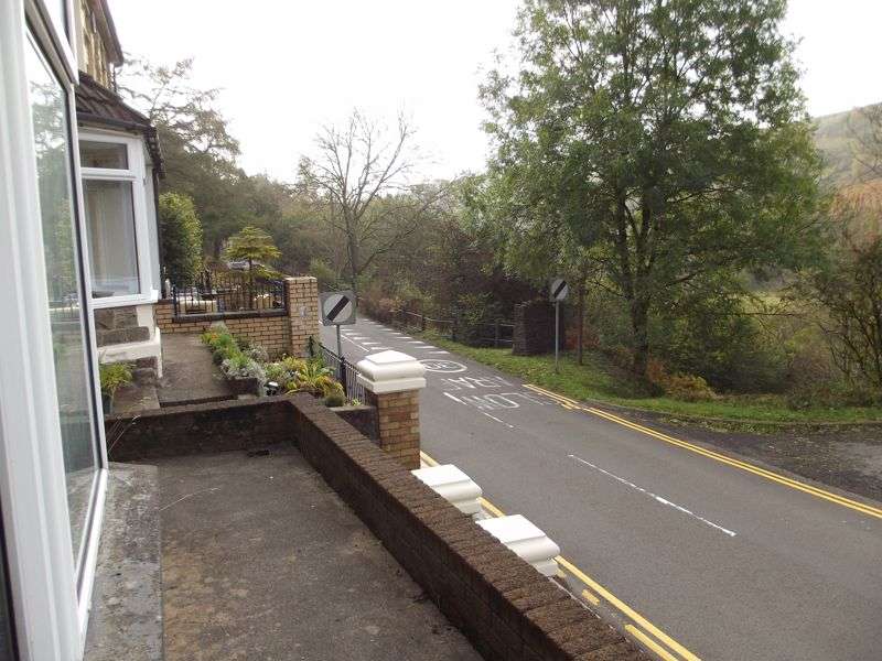 3 Bedroom Home For Sale In New Road, Deri, Bargoed, CF81