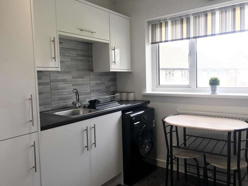 2 Bedroom Apartment To Rent In Fairwood Road, Fairwater, Cardiff, CF5