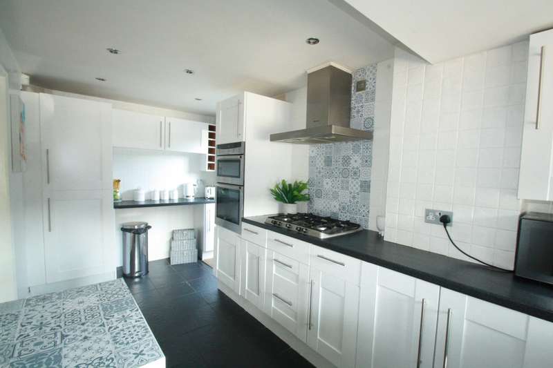 3 Bedroom SemiDetached House For Sale In Sunningvale Avenue, Biggin