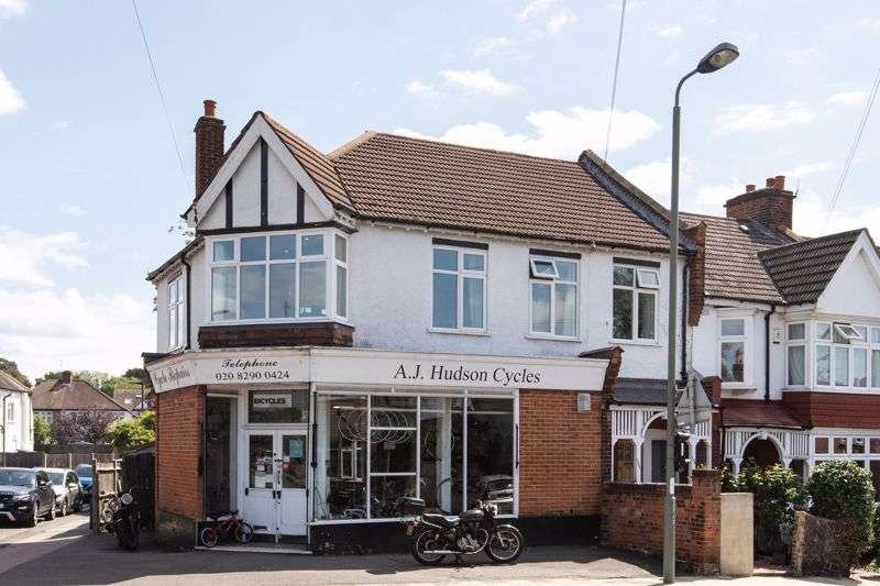 2 Bedroom Property For Sale In Tylney Road, Bickley, Bromley, BR1