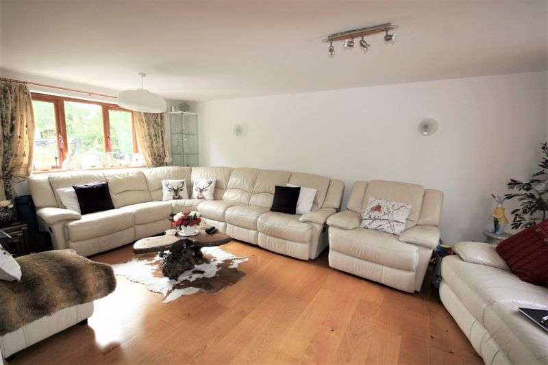 5 Bedroom Property For Sale In Mill Lane, Brockworth, Gloucester, GL3