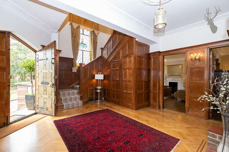 5 Bedroom Detached Property For Sale In Alderton Hill, Loughton, Essex