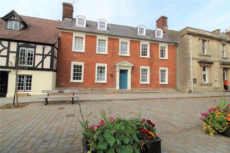 2 Bedroom Flat To Rent In High Street, Royal Wootton Bassett, Wootton