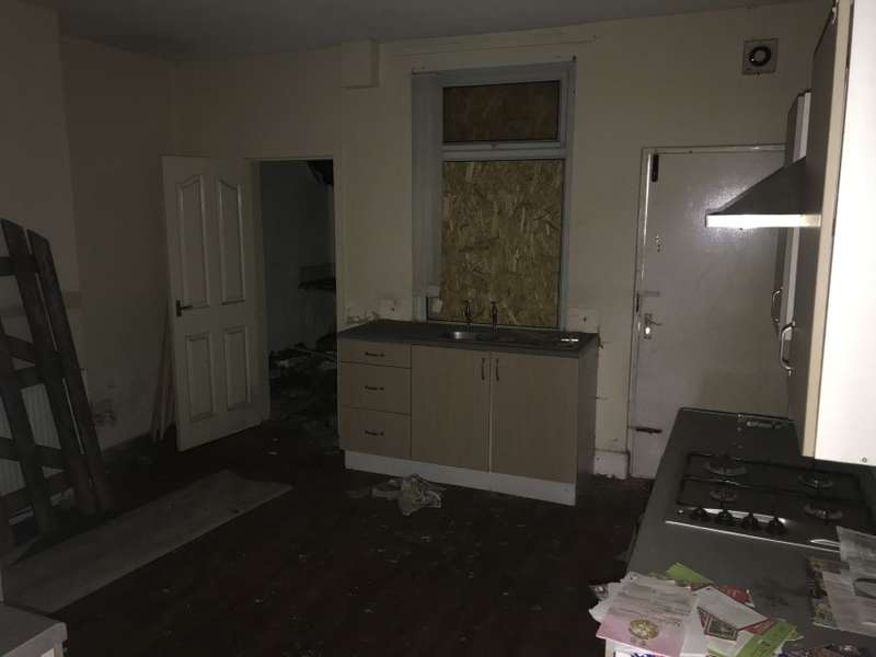 2 Bedroom End Of Terrace House For Sale In 183 Wigan Lower Road