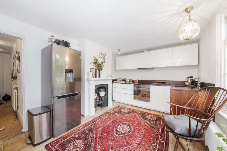 3 Bedroom Cottage For Sale In Woodhill, London, SE18