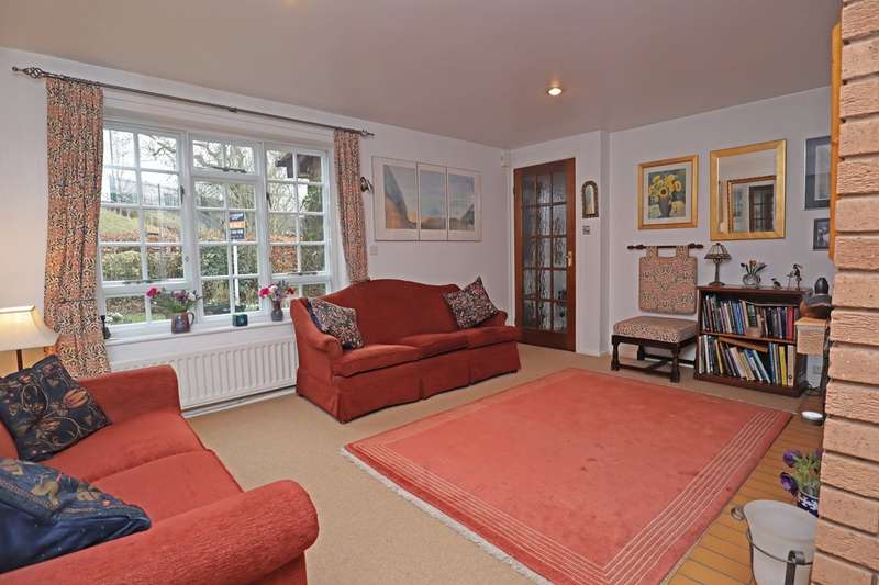 4 Bedroom Detached House For Sale In Chartwell Close, Whitestone
