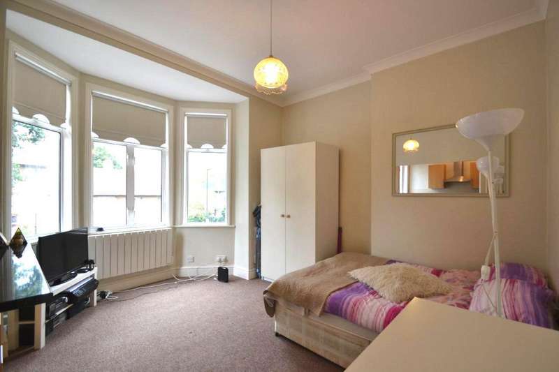 Flat To Rent In Pierrepoint Road, Acton W3
