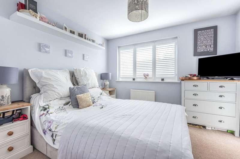 3 Bedroom House For Sale In Canberra Road, Wroughton, Swindon, SN4