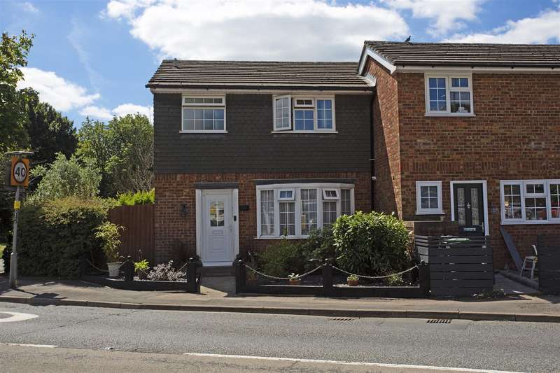 3 Bedroom End Of Terrace House For Sale In The Green, Burgh Heath