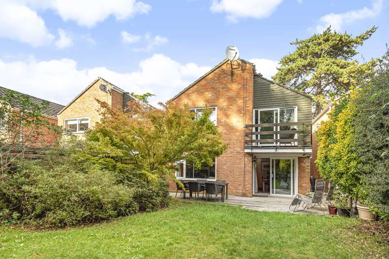 4 Bedroom Detached House For Sale In Kingsmead, Gower Road, Weybridge, KT13