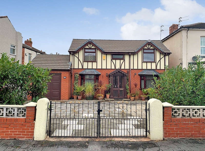 2 Bedroom Detached House For Sale In Compton Road, Birkdale, Southport, PR8