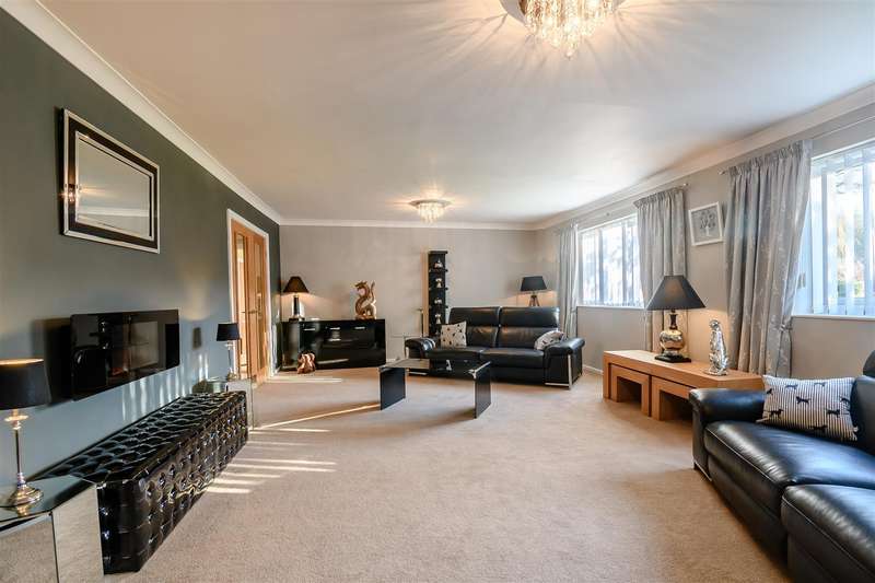 5-bedroom-detached-house-for-sale-in-earls-common-road-stock-green