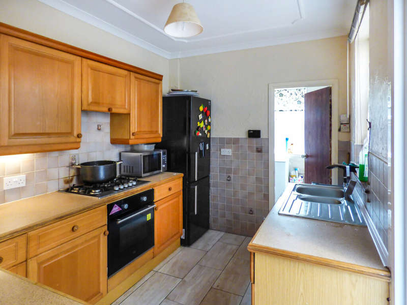 3 Bedroom Terraced For Sale In Hengist Road, Erith, DA8