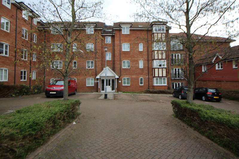 2 Bedroom Flat For Sale In Vancouver Road, Broxbourne, EN10