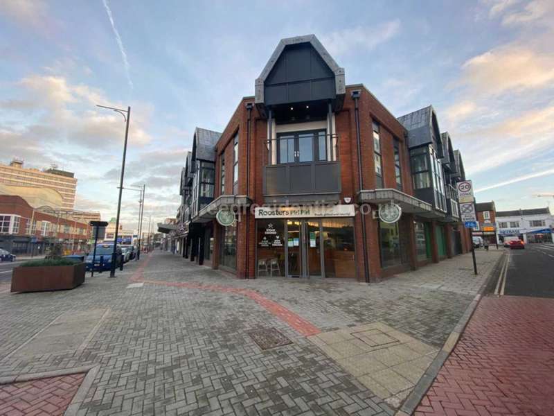 2 Bedroom Apartment To Rent In London Road, Southend On Sea, SS1