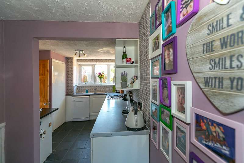 3 Bedroom Terraced House For Sale In Sussex Road, Bletchley, MK3