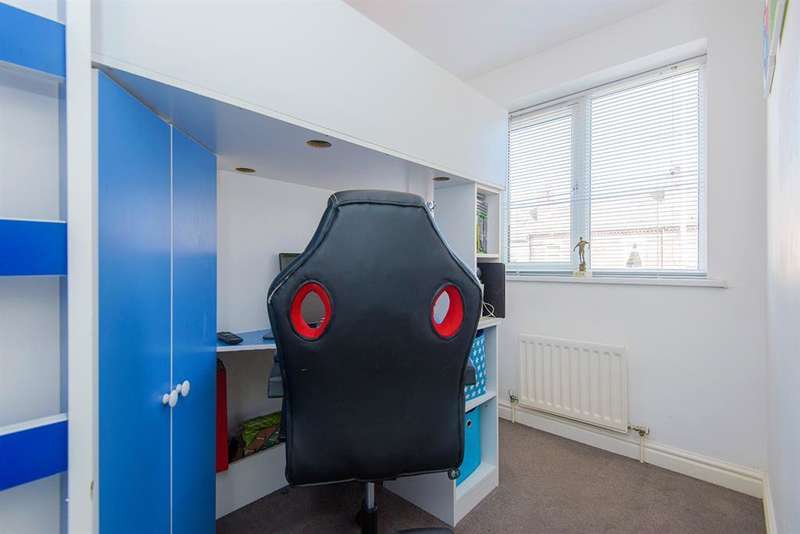 2 Bedroom Town House For Sale In Leeds Road, Cutsyke, Castleford, WF10