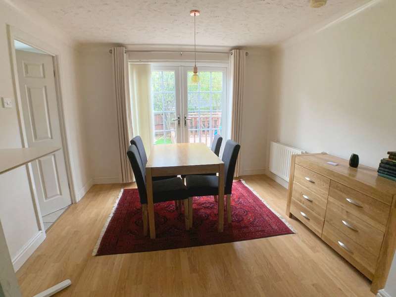 4 Bedroom Detached House For Sale In Quinton Close, Hatton Park