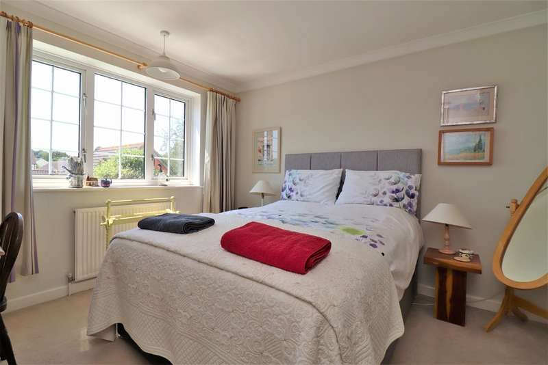 4 Bedroom Semi Detached House For Sale In Ann Beaumont Way, Hadleigh