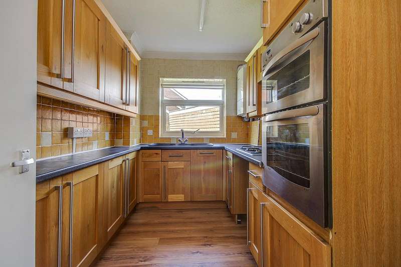 2 Bedroom Apartment Flat Under Offer In Cherry Tree Court Marama